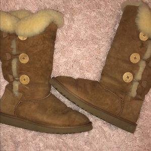 Bailey button ugg boots
